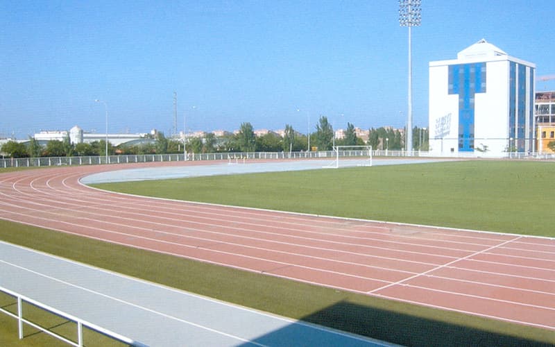 Instalaciones Campo de Fútbol, Pistas Atletismo y Aparcamiento